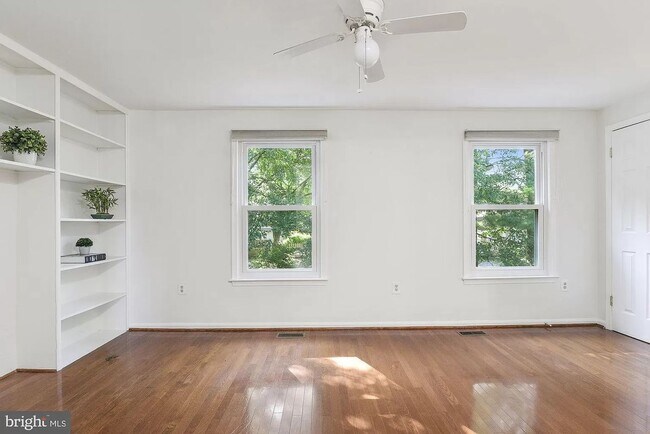 Building Photo - 10606 Tuppence Ct