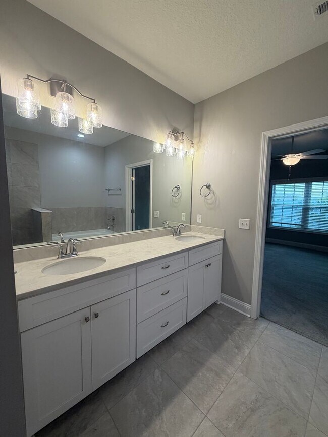 Building Photo - 158 The Villas Wy