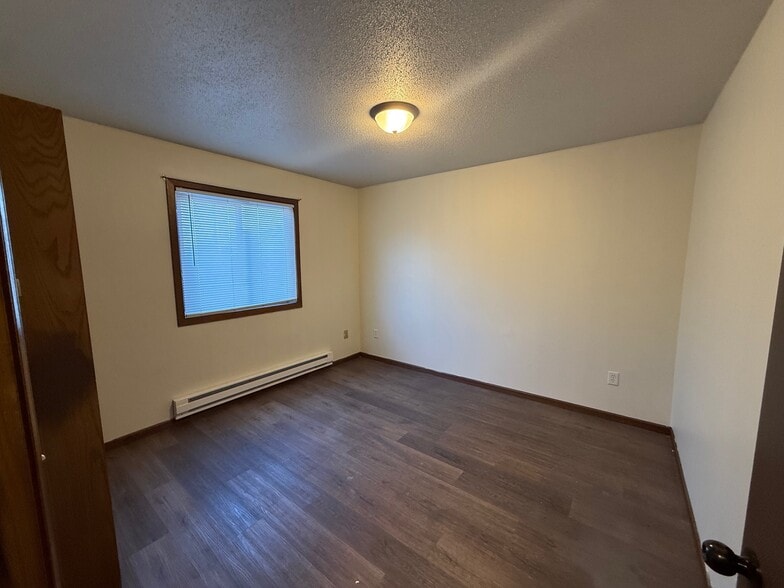 Building Photo - 1035 Green Bay St