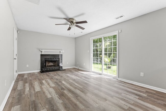 Building Photo - 5 Longleaf Ct