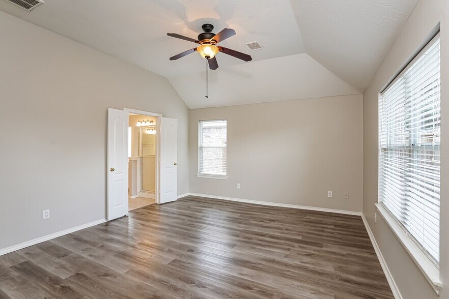 Building Photo - 24026 Hackberry Creek Dr