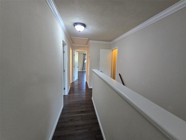 Building Photo - 9211 Kempwood Dr