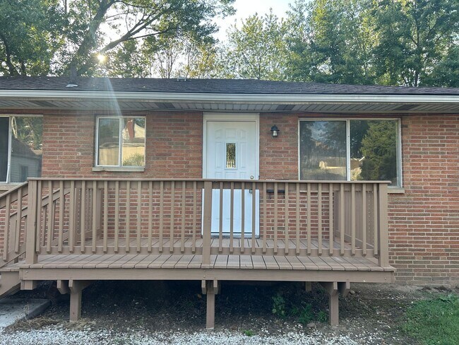 Primary Photo - 2519-2521 Woodmere