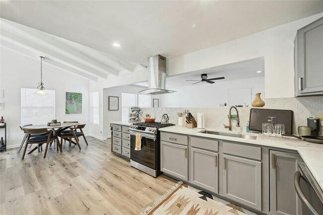 Building Photo - 1906 Morrow St