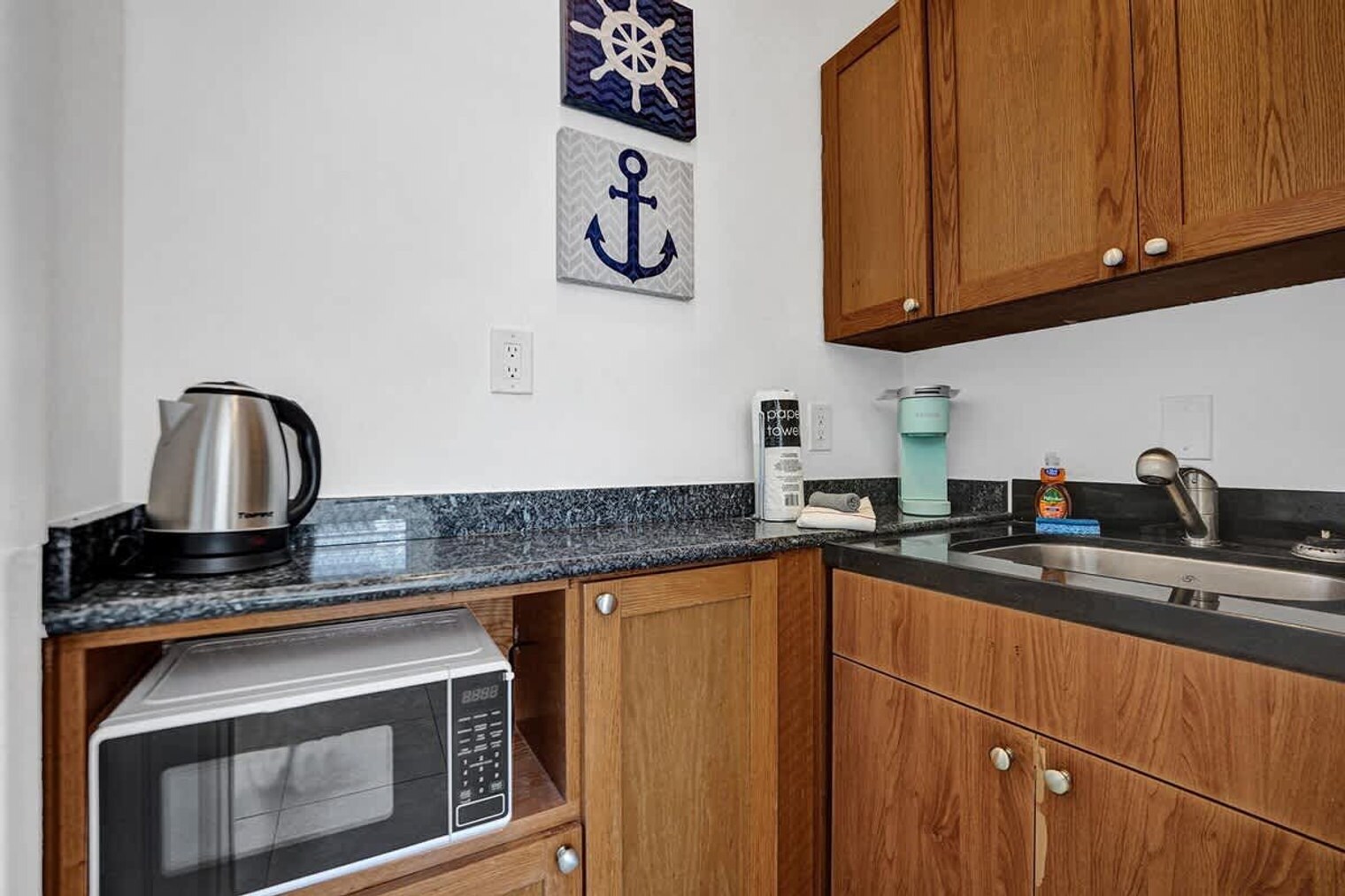 Building Photo - 335 Desoto St