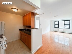 Building Photo - 463 E 147th St