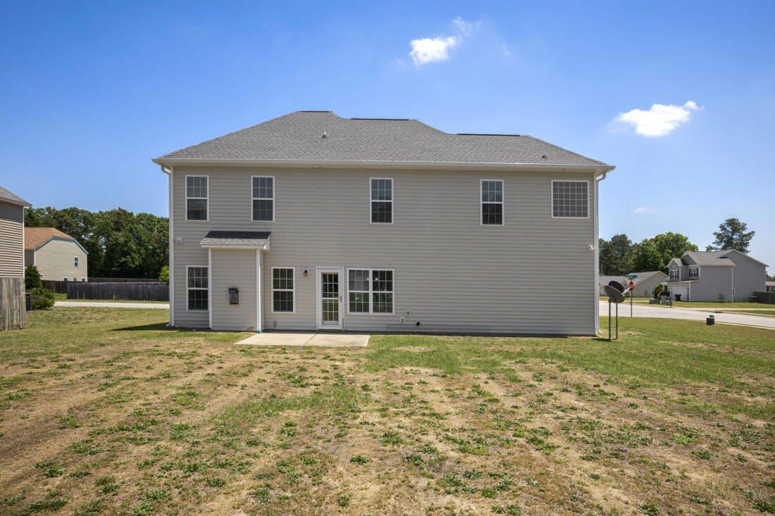 Building Photo - 121 Feathers Ln