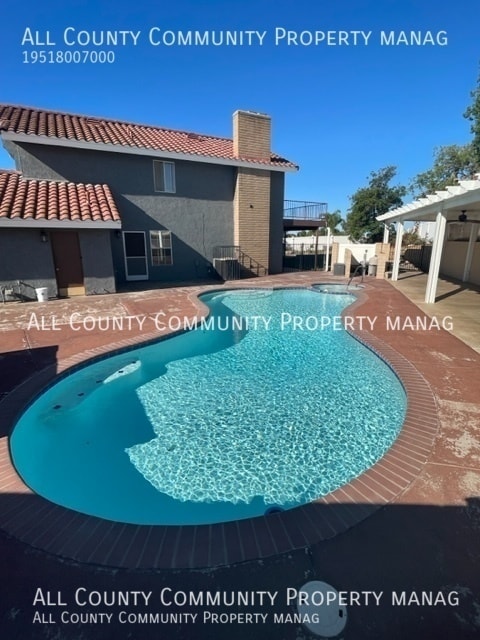 Building Photo - 16285 Capella St