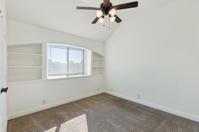 Building Photo - 500 Cottage Pl