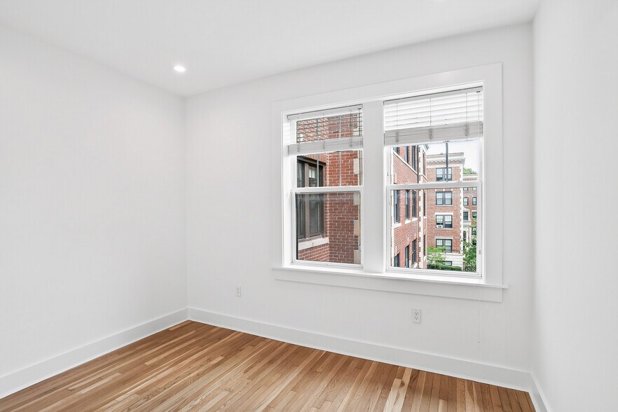 Building Photo - 16a Forest St. Unit 33