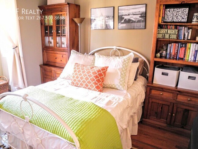 Building Photo - 1712 Rodman St