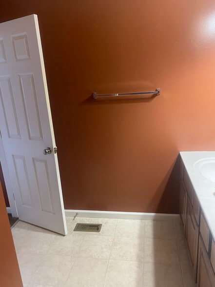 Building Photo - 1834 Iron Mountain Dr