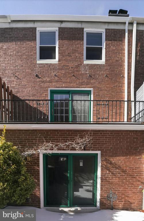 Building Photo - 275 S 3rd St