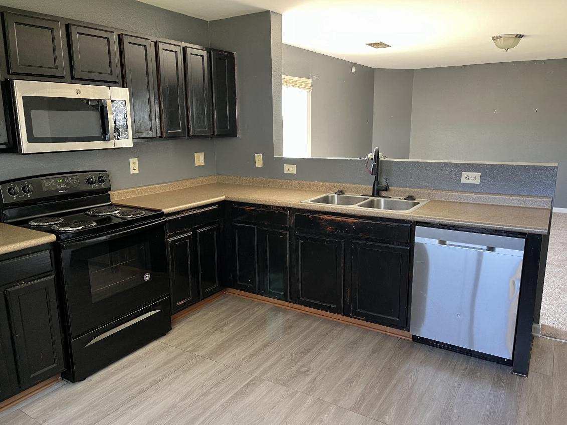 Building Photo - 224 Dormont Dr NE
