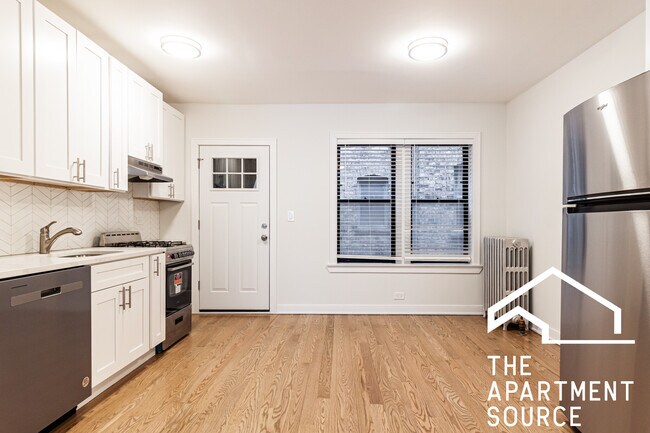 Building Photo - 4500 N Ashland Ave