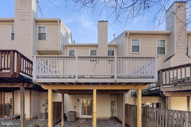 Building Photo - 18502 Clovercrest Cir