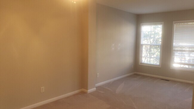 Building Photo - Fantastic 3br 2.5ba Townhome in Delta Ridg...