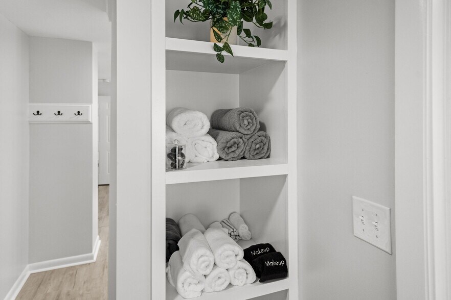 Building Photo - 149 E Main St