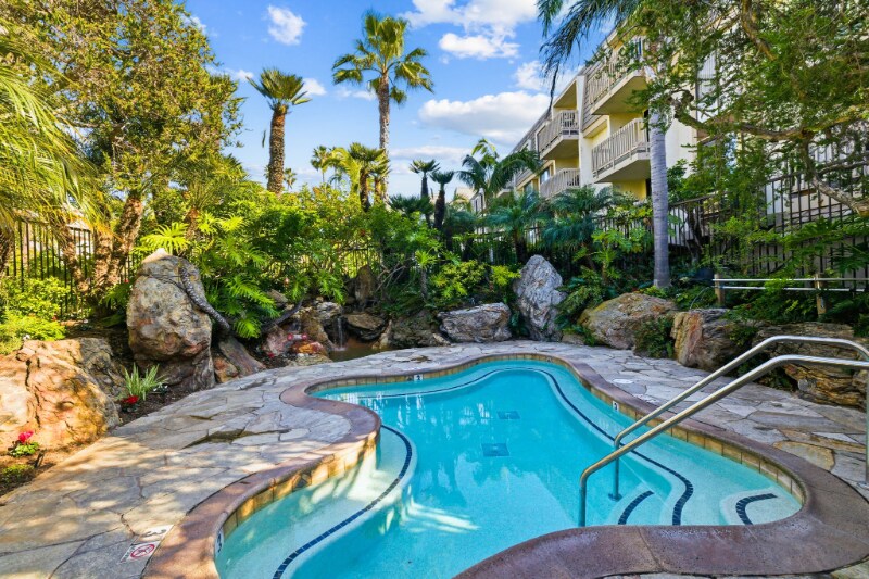 Building Photo - 999 N Pacific St