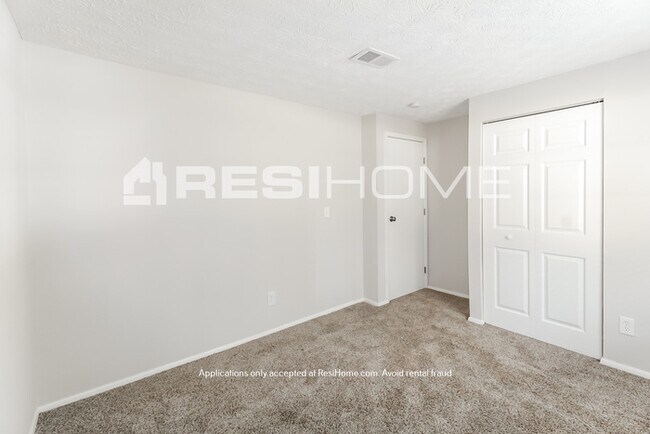 Building Photo - 5771 Singer Ct