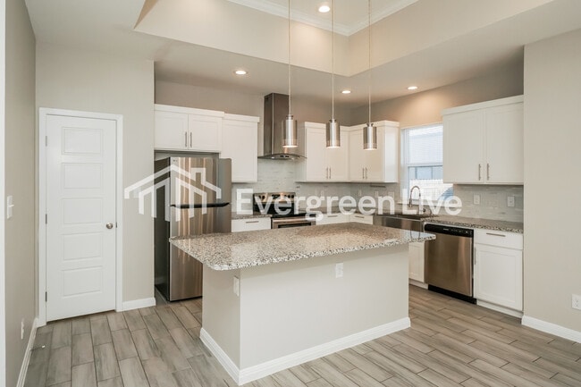 Building Photo - 1226 El Porvenir Dr