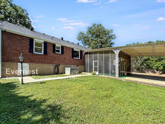 Building Photo - 1707 Porter Rd