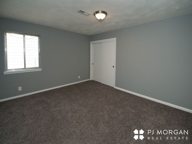 Building Photo - 5116-20