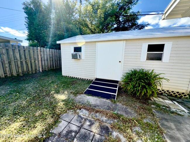 Building Photo - 4530 Coleridge Ave