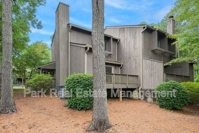 Building Photo - 60 Fernwood Ln