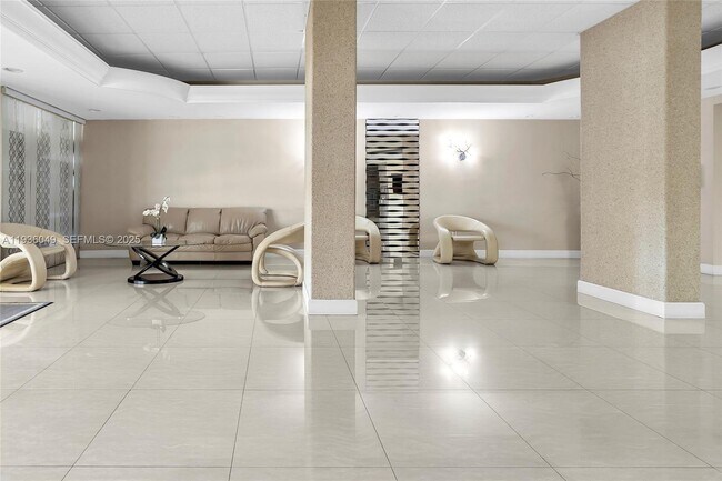 Building Photo - 1833 S Ocean Dr