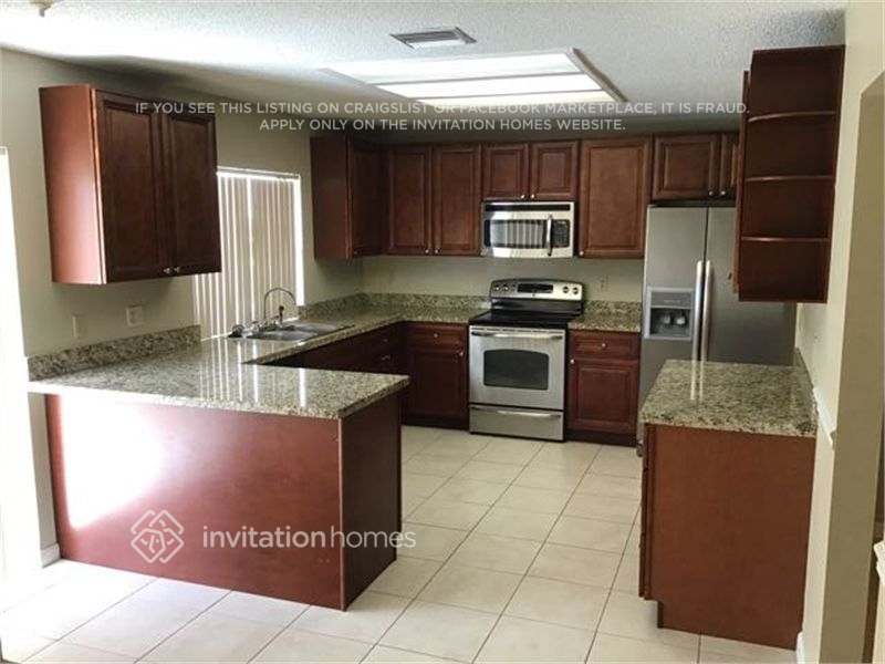 Building Photo - 5016 NW 66th Dr