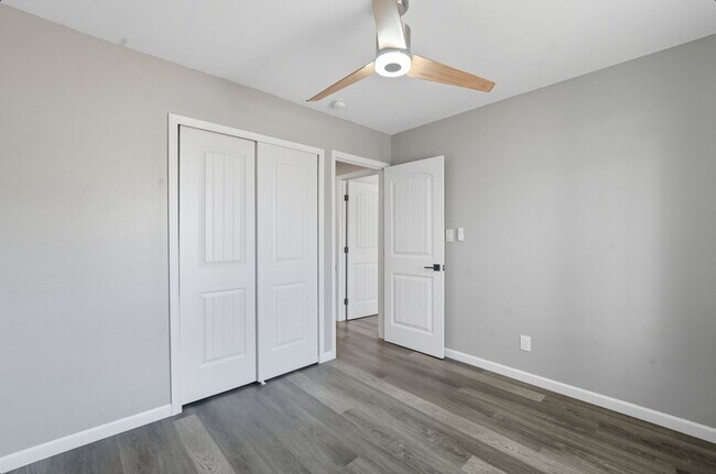 Building Photo - Beautiful Glendale Home With Pool!