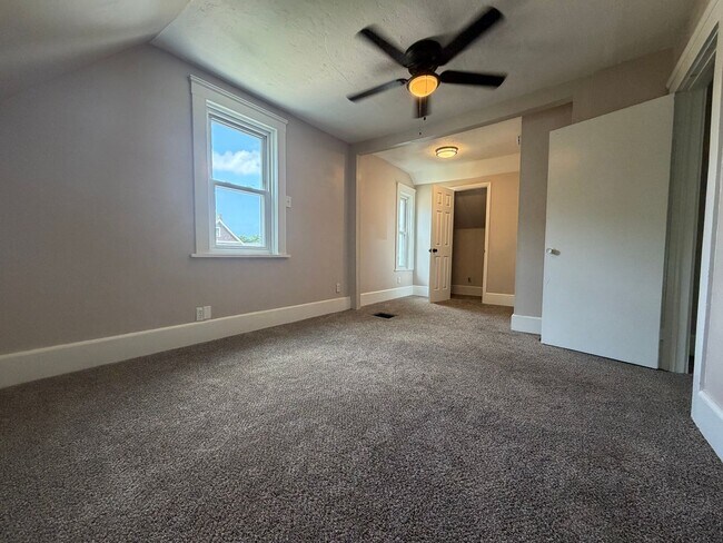 Building Photo - 3644 W 47th St