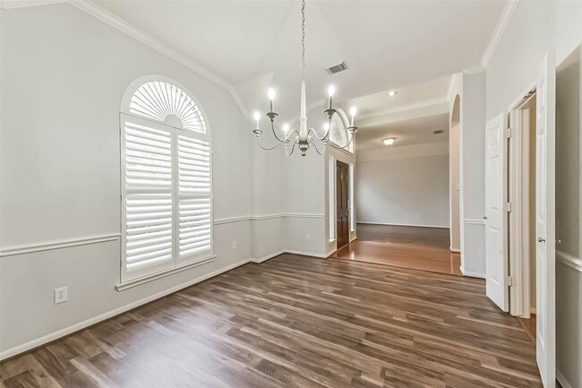 Building Photo - 14610 Farrawood Dr