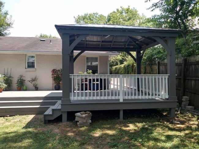 Building Photo - Charming 2 Bed 1 Bath Apartment Near Music Row