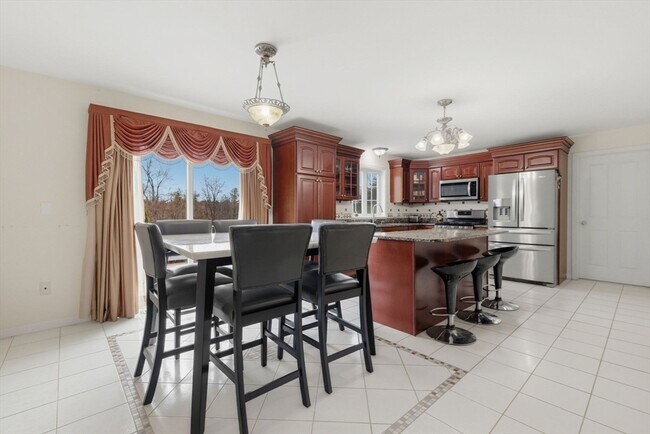 Building Photo - 16 Windsor Rd