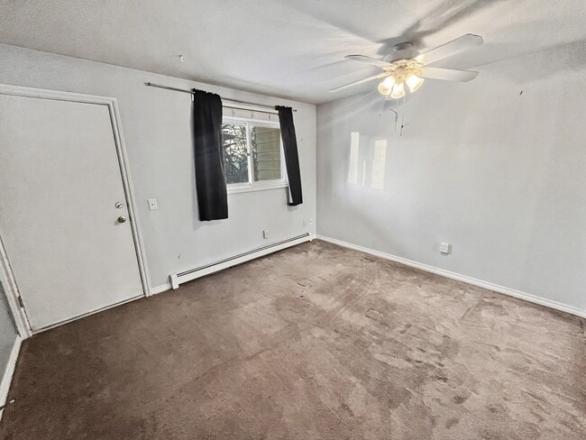 Building Photo - 355 Donna Dr