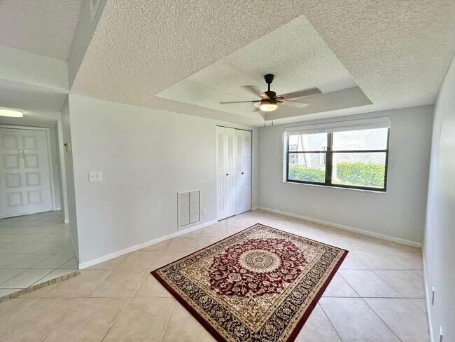 Building Photo - 7590 Tahiti Ln