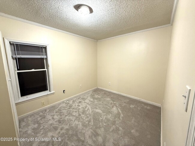 Building Photo - 146 S Everett Ave
