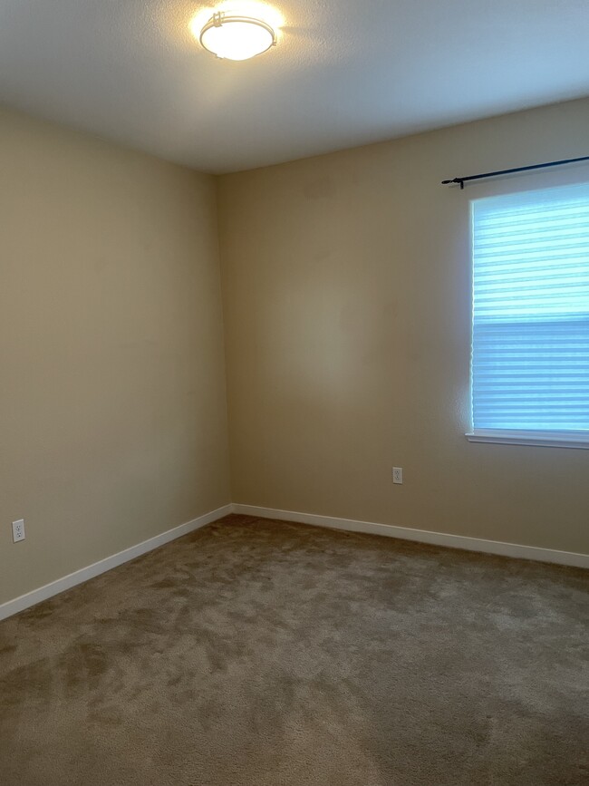 Building Photo - 1312 Academy Dr