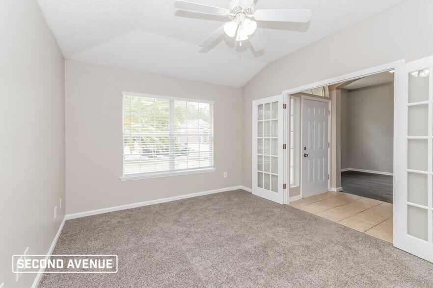 Building Photo - 549 Wakemont Dr