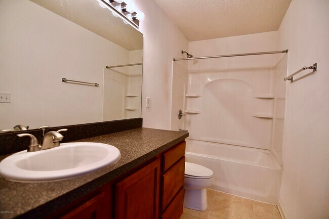 Building Photo - 2379 Sunset Bluff Dr