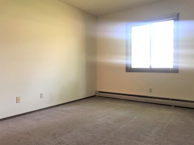 Building Photo - 2343 Chalet Gardens Rd