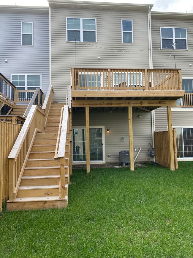 Building Photo - 217 Crofton Ct