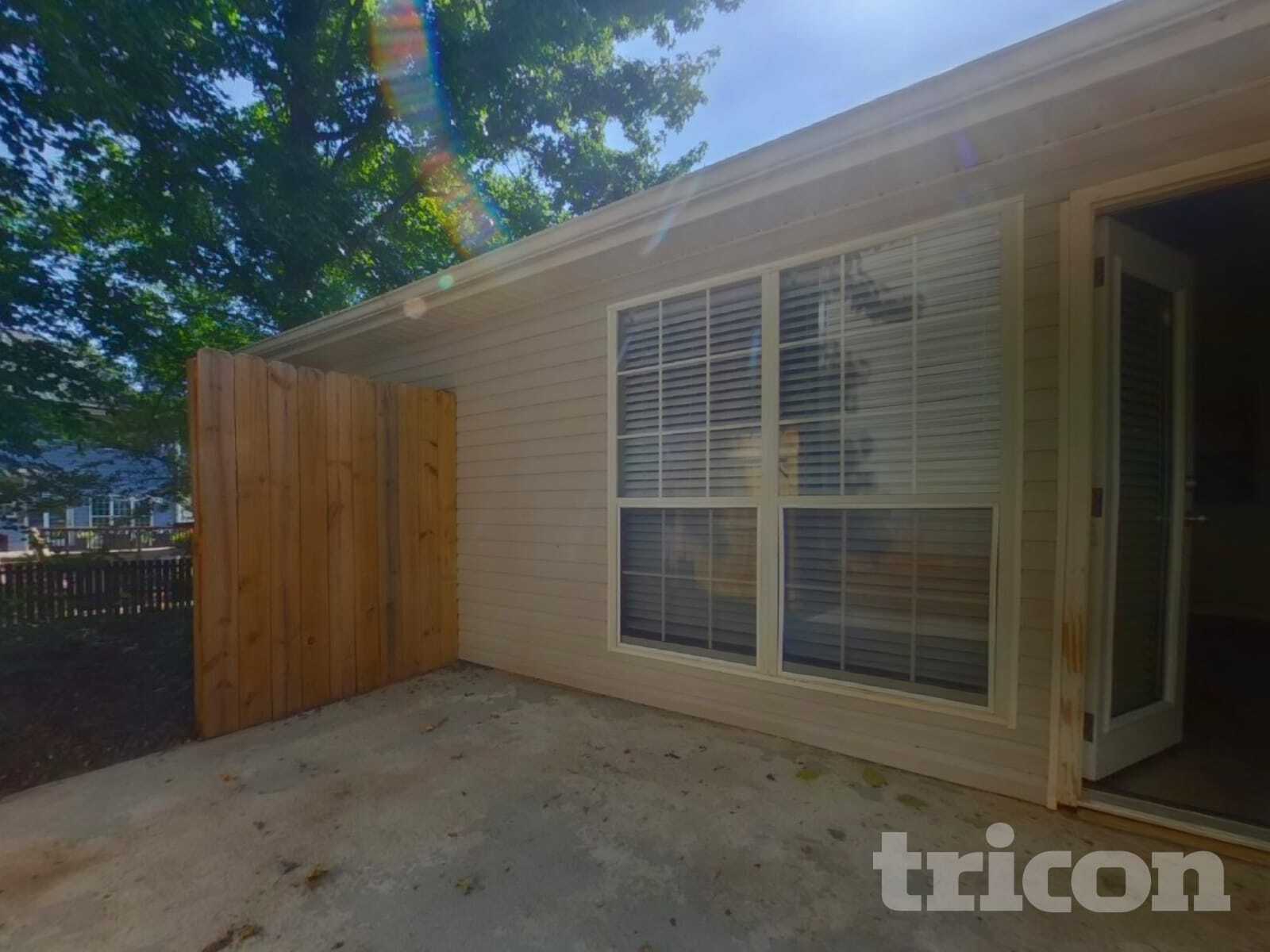 Building Photo - 3547 Lehigh Way