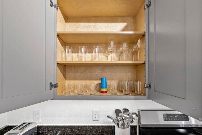 Building Photo - 605 Kemp St