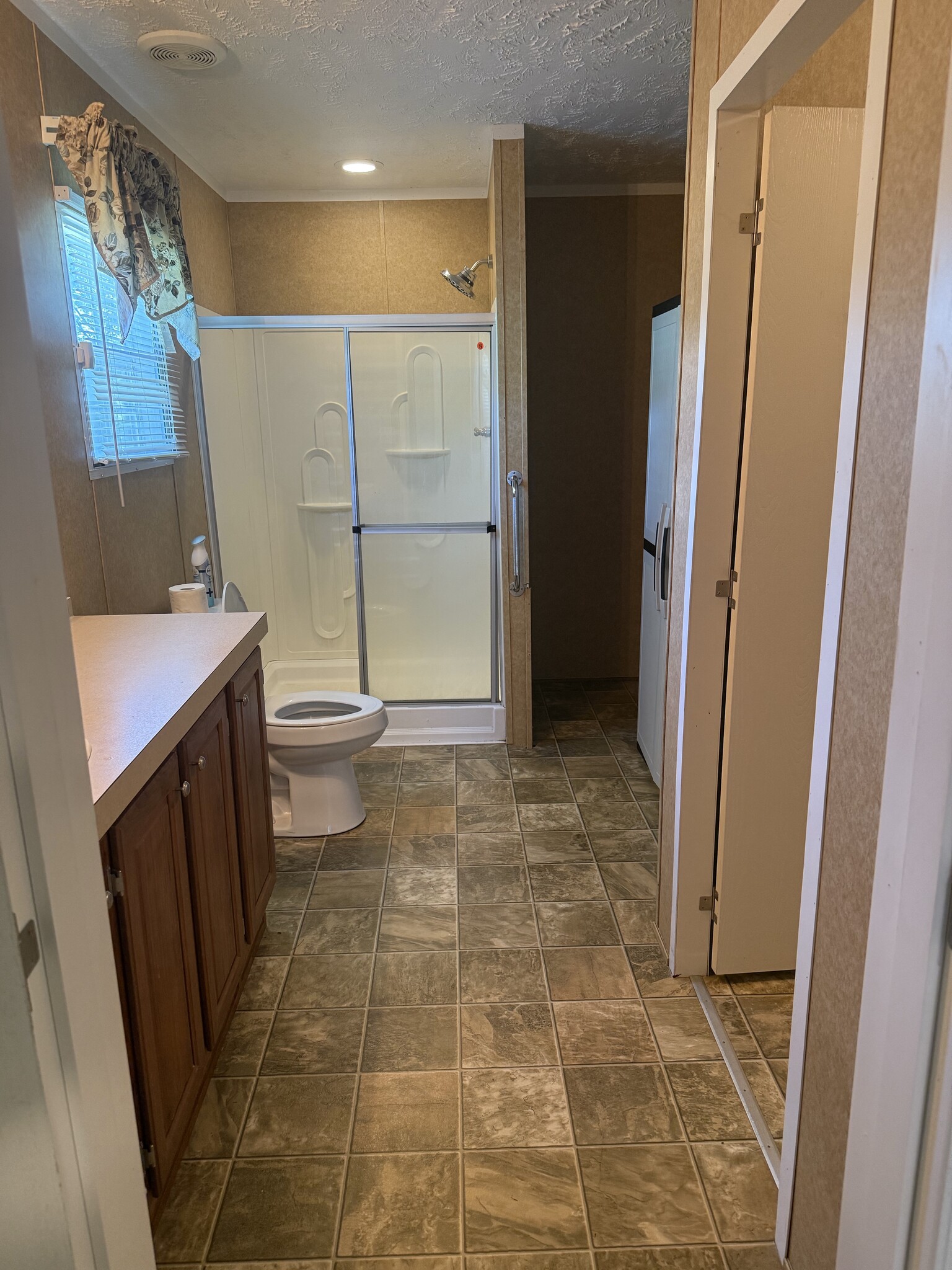Master bathroom - 465 Ringneck Trl