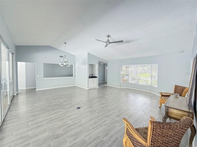 Building Photo - 5708 Garden Lakes Fern