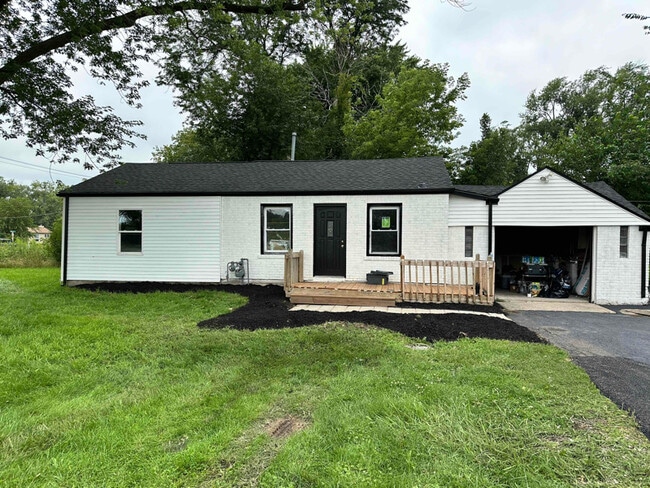 Building Photo - 37648 N Lake Vista Terrace