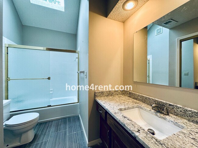 Building Photo - Blue Valley Schools, Granite Counters, Fin...